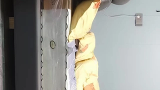 美乳小美人的精彩誘惑，挺立的大奶子好迷人完美身材，乾淨的屄屄聽狼友指揮各種展示，撅著屁股誘惑狼友操她！