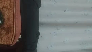 一个月拿两万就能包养,吃吃夜宵喝喝红酒