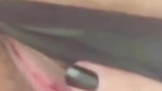氢化钠我女朋友皮肤非常白，亲拍自己和女朋友做爱后入