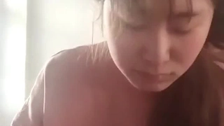 肮脏的荡妇在性按摩院里被猛烈地操