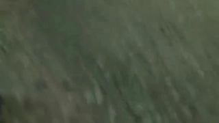 可爱的学生在户外与陌生人享受POV口交和性爱