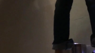 《蜂巢》首播收视破纪录这就是大家口中的女神，在被内射还不满足【看简介同城免费约炮】