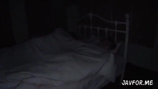 小猛哥幹憨婦偷拍床戰片全程拍摄下来和狼友分享